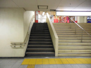 幡ヶ谷トマソン　幡ヶ谷駅階段